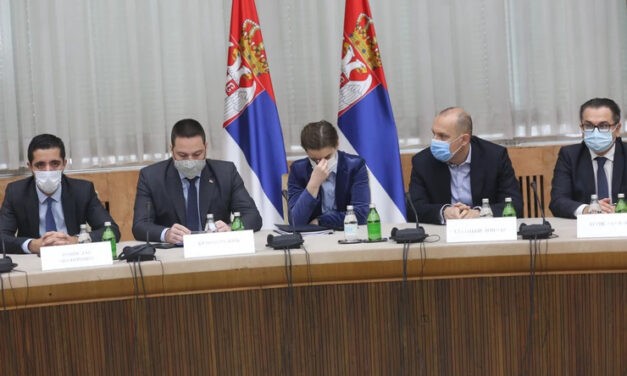 Döntött a válságstáb: Hosszabb lesz az őszi szünidő