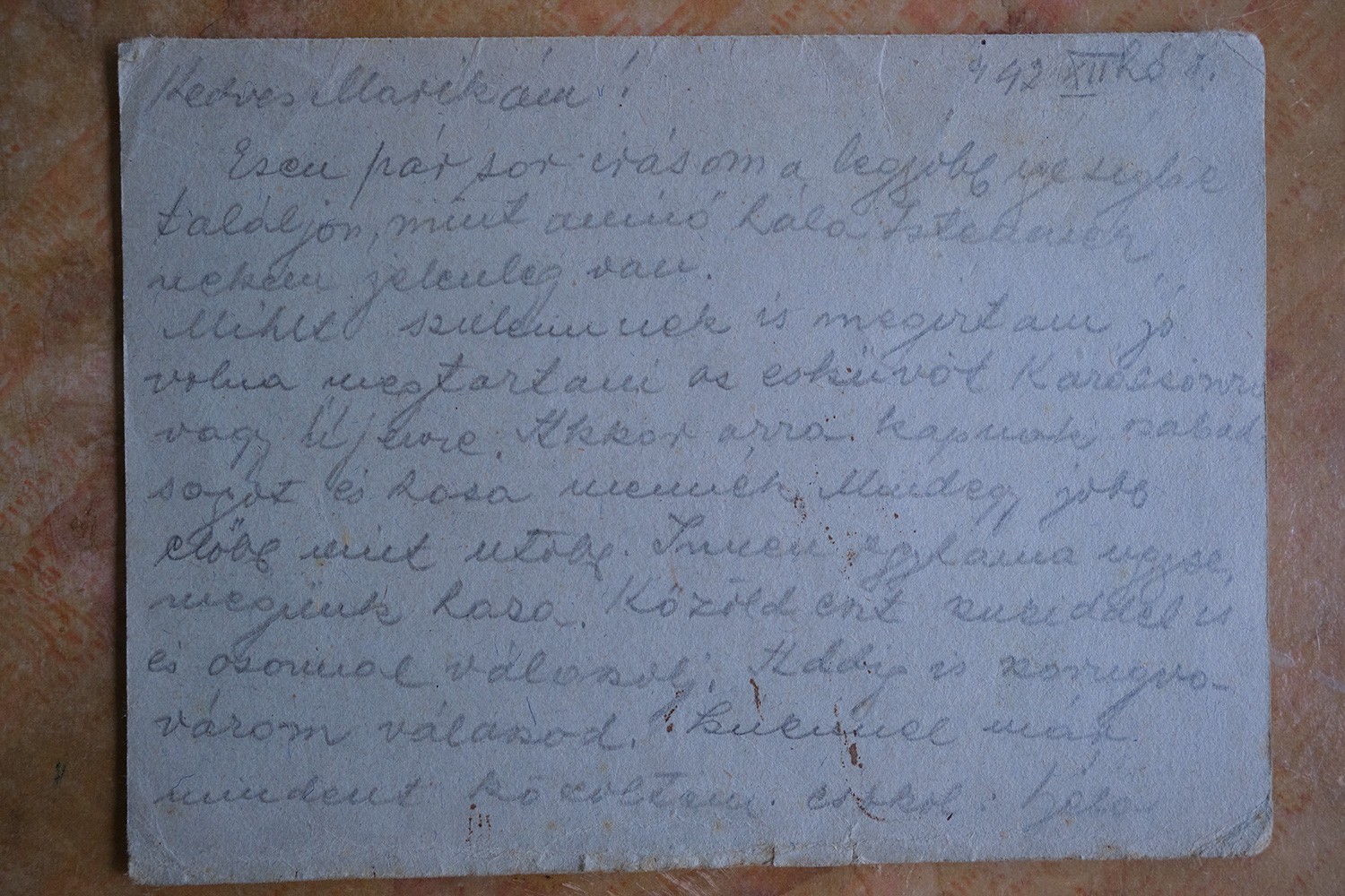 Levelezőlap a frontról