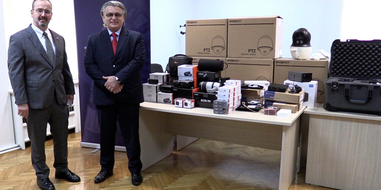 Az amerikai nagykövetség 280.000 dollár értékű berendezést adományozott a szerb rendőrségnek