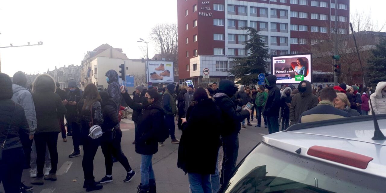 Lezárták Szabadka legforgalmasabb útkereszteződését (Fotók)