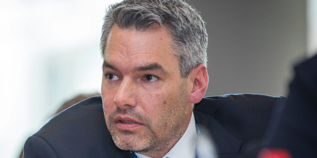 Zsákutcába jutottak a koalíciós tárgyalások, lemond az osztrák kancellár