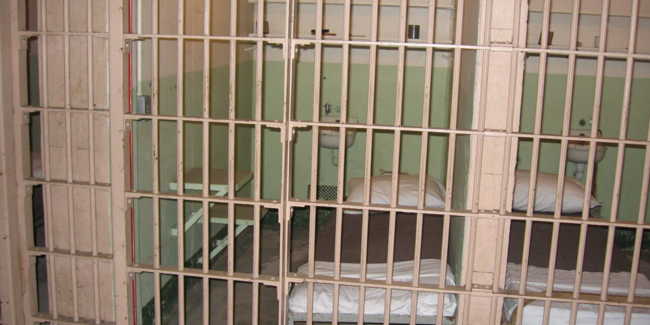 Már hatvannégyezren követelik a 13 napja éhségsztrájkoló diák szabadon bocsátását