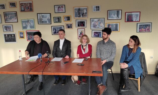 Képek Tolnai Ottó és Petrik Pál motívumai alapján