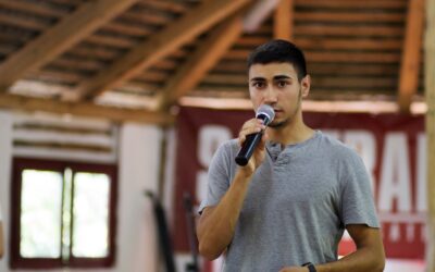 „Jó néha visszalépni két lépést, eltávolodni magunktól és külső szemmel magunkra nézni, hogy hogyan lehet tovább haladni”