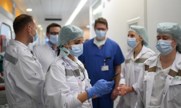 „Egy hét alatt tizenhat orvos és egy pap is visszatért az országba”