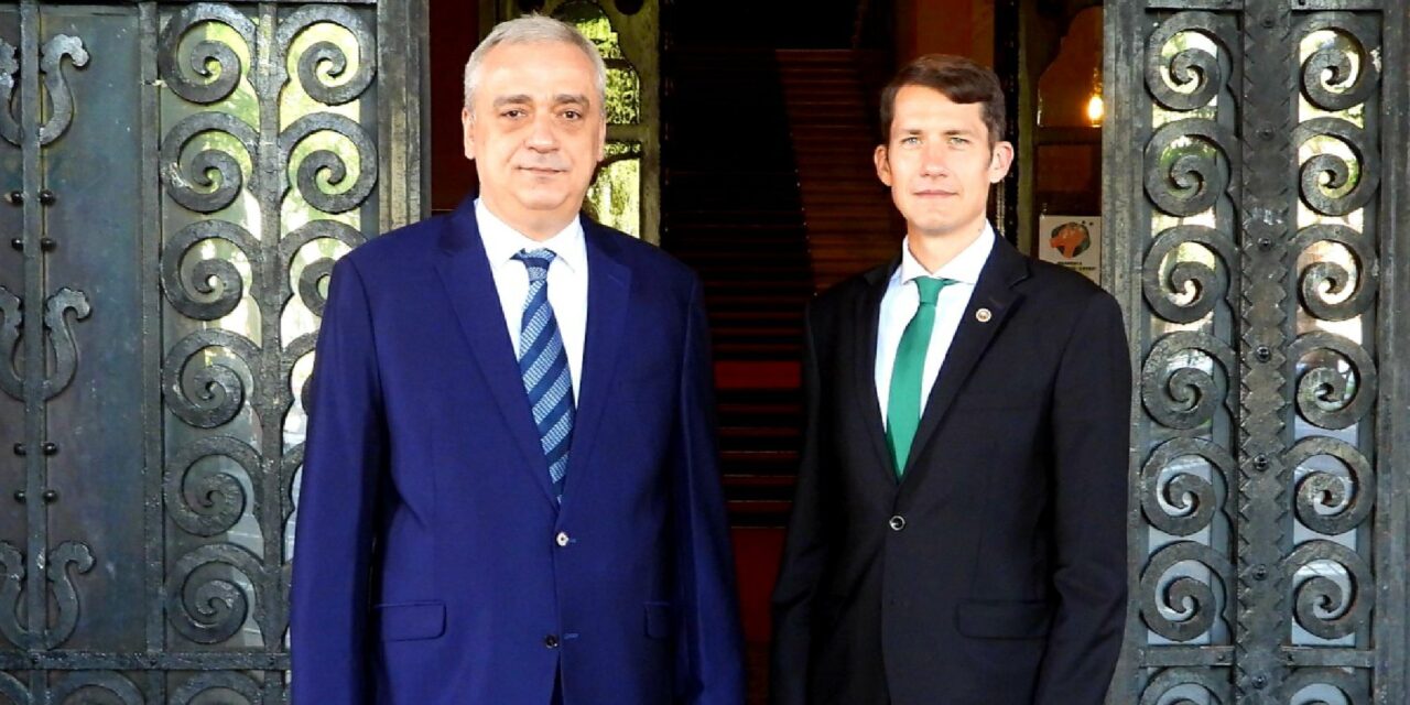 „Szabadka polgármestere mondjon le, a VMSZ valljon színt!”