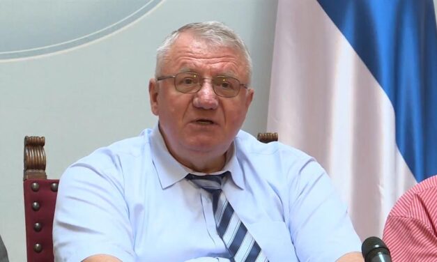 Šešelj: Eleget teszek a hágai idézésnek, ha a törvényszéket átköltöztetik Afganisztánba