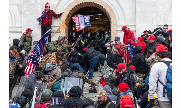 <span class="entry-title-primary">Bűnügyi vizsgálatot kezdeményeztek Trump ellen összeesküvés ügyében</span> <span class="entry-subtitle">„Trump soha többé nem szolgálhat szövetségi hivatalban" – A Január 6. bizottság utolsó ülése – Washingtoni munkatársunk helyszíni jelentése</span>