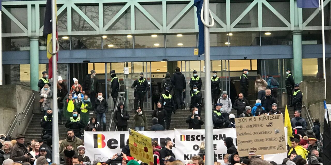 Erőszakba torkollott Brüsszelben a járványügyi intézkedések elleni tüntetés