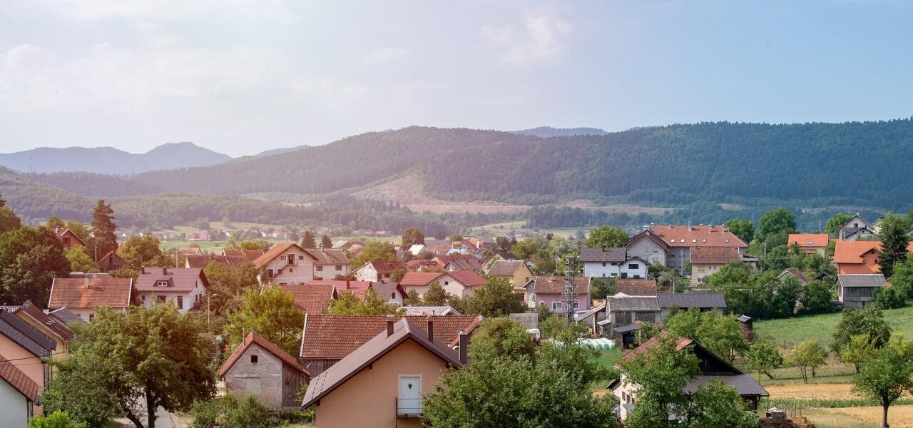 Egy kisvárosnyi ember hunyt el négy hónap alatt Szerbiában