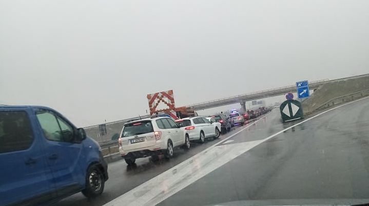 <span class="entry-title-primary">Tíz-tizenöt órára is beragadhatunk a határon az EES-rendszer miatt</span> <span class="entry-subtitle">Még azok is meglepődtek, akik fel voltak készülve a várakozásra, mert szerb útlevéllel utaztak</span>