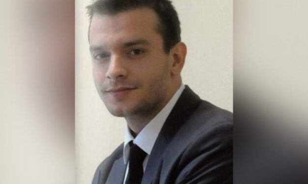 Meztelenre vetkőzött majd zaklatta a nőket a polgármesteri tanácsnok, megverték