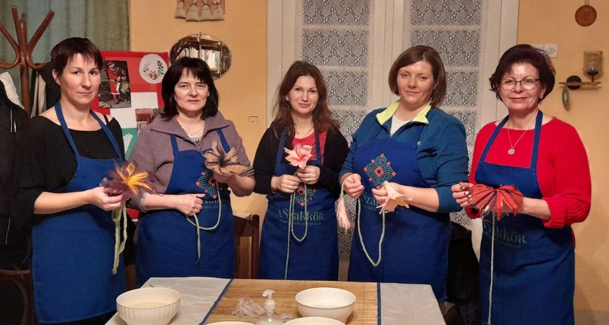 Hagyományápolás szakkörökbe csoportosulva