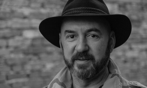 Aki zsigerből elutasítja a fekete/fehér kínálta kettőséget