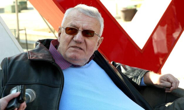 Šešelj a vörös sapkások egységének az újjáalakításáról beszélt Kúlán