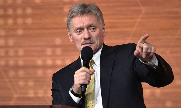 „Jelentős eszkalációval” fenyeget a Kreml, ha a Nyugat további fegyvereket szállít Ukrajnába