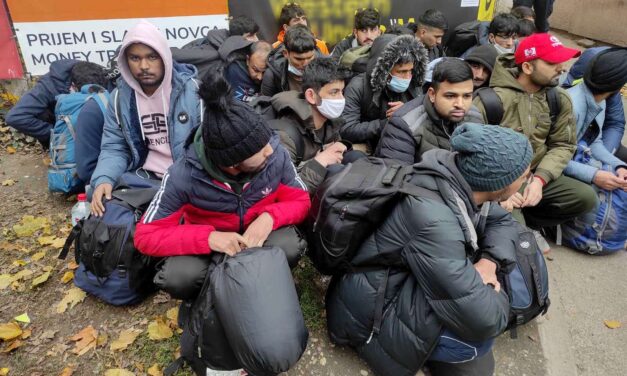 Több mint száz migránst szállítottak Szabadka területéről a befogadó központba