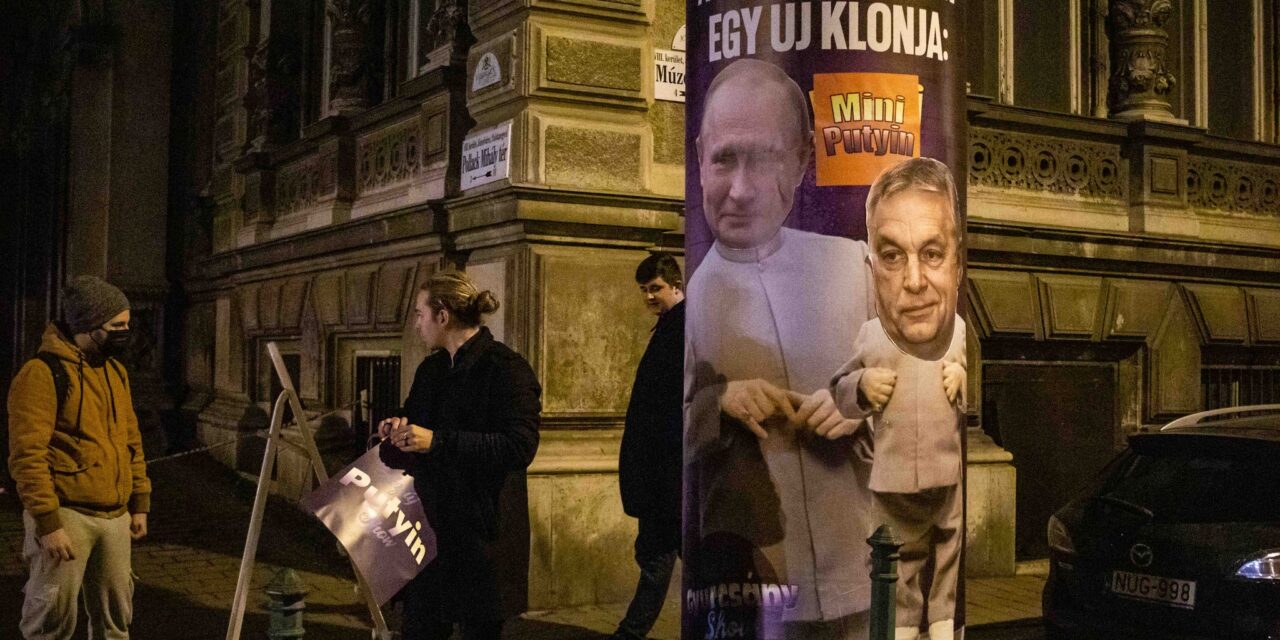 <span class="entry-title-primary">Plakát(h)arc</span> <span class="entry-subtitle">Kérdés: A plágium plágiuma vajon az eredetinek is plágiuma vagy mégsem? </span>