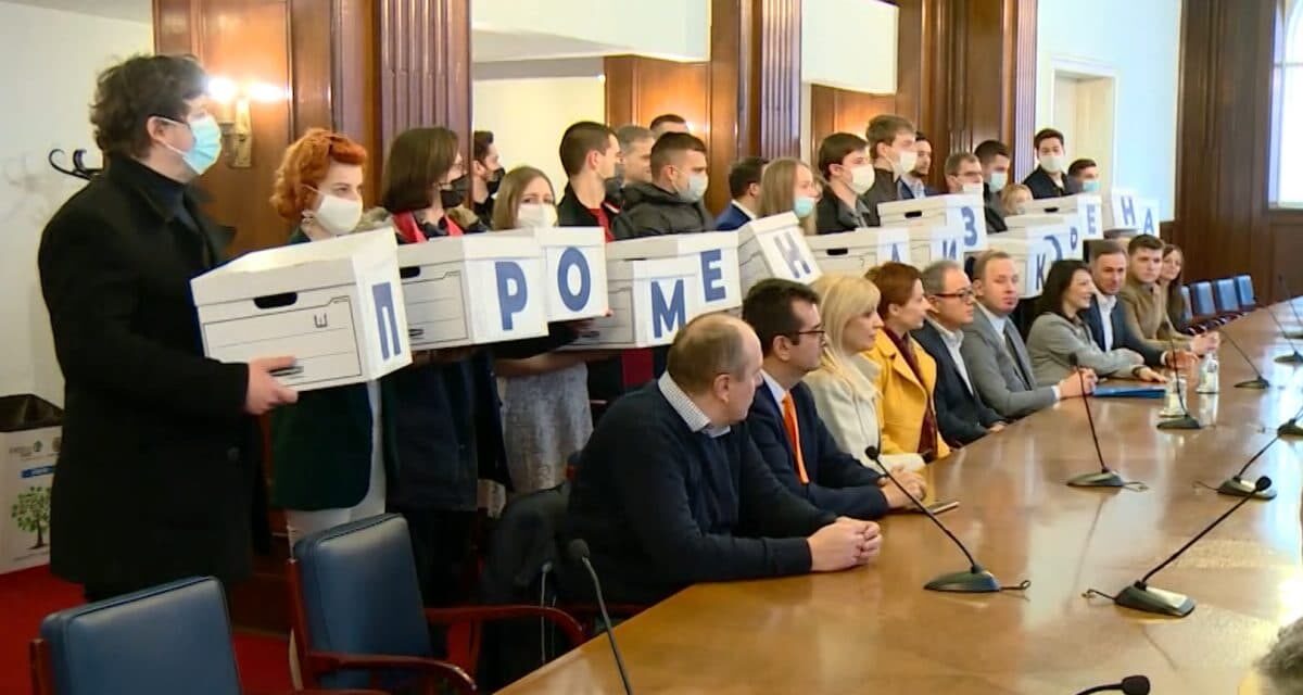 Az Egyesült Szerbia is átadta a listáját