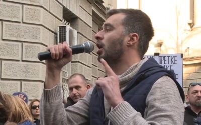 Manojlović: Vučić az Arénába zárja az embereket, hogy ne tudjanak elszökni a mítingről