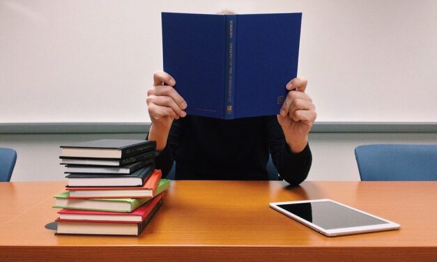 A gimnázisták túlterheltek, tantervmódosítást kérnek az iskolaigazgatók