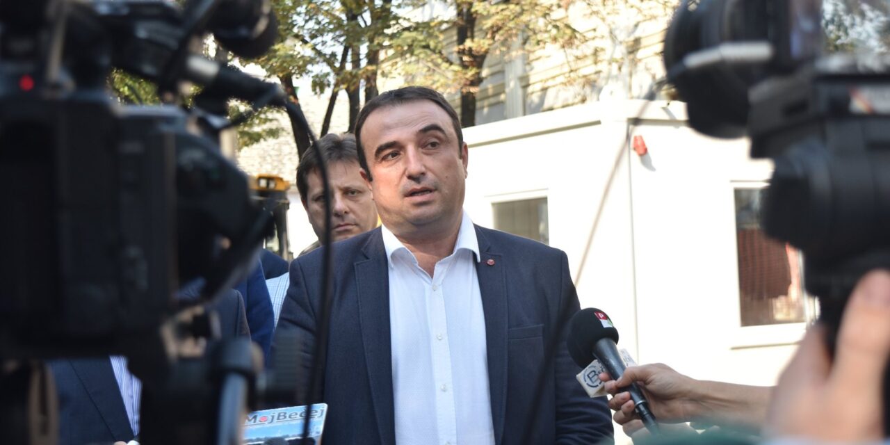 <span class="entry-title-primary">„Nekünk van energiánk”</span> <span class="entry-subtitle">Interjú Dragan Tošićtyal, Óbecse polgármesterével</span>