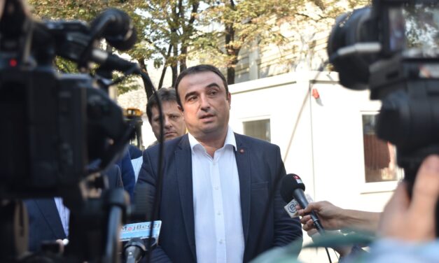 <span class="entry-title-primary">„Nekünk van energiánk”</span> <span class="entry-subtitle">Interjú Dragan Tošićtyal, Óbecse polgármesterével</span>