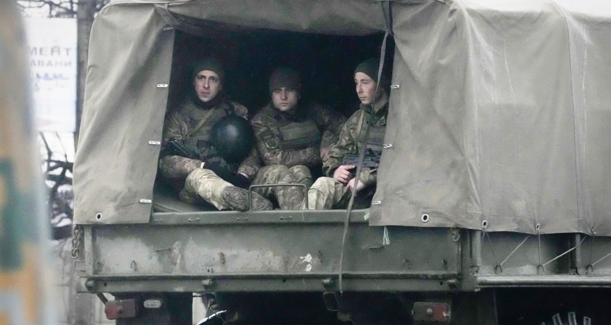 <span class="entry-title-primary">„Putyin érdeke, hogy még nyár előtt kiszállhasson a háborúból”</span> <span class="entry-subtitle">Hónapokig is eltarthat az orosz-ukrán háború – interjú Feledy Botond külpolitikai szakértővel </span>