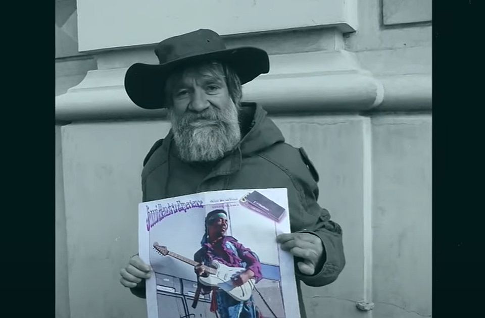 Ismert utcazenészt vertek halálra Újvidéken