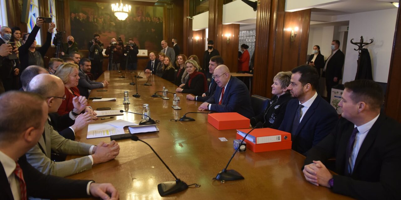 Ötre csökkent a VMSZ-es parlamenti képviselők száma