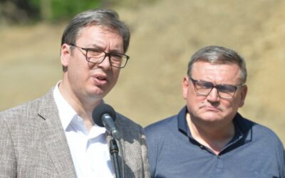 Rendőrök evakuálták egy kávézóból a Putevi Srbije igazgatóját (Videó)