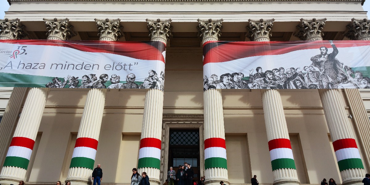 <span class="entry-title-primary">Egy ünnep, két nép(gyűlés)</span> <span class="entry-subtitle">Egymás ellen ünnepelt március idusán a magyar hatalom és az ellenzék</span>