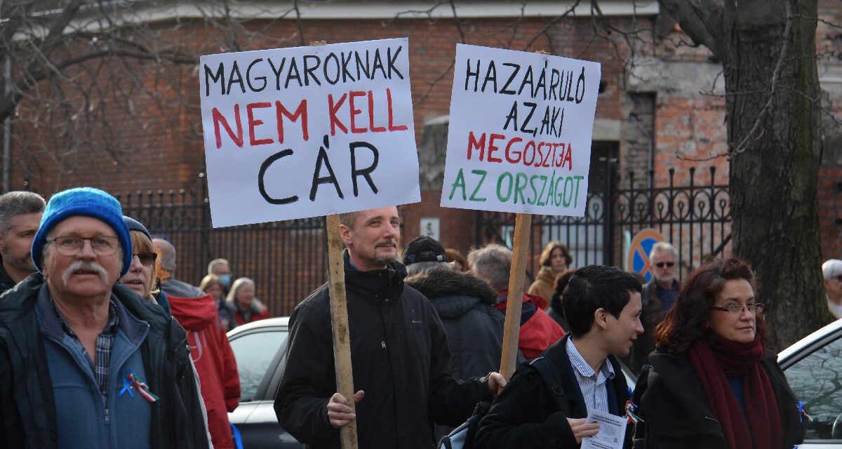 <span class="entry-title-primary">Márki-Zay Péter: Újra egy nép és nemzet lesz az ország, nem pedig egy arc</span> <span class="entry-subtitle">Az ellenzék 12 pontban fogalmazta meg követeléseit</span>