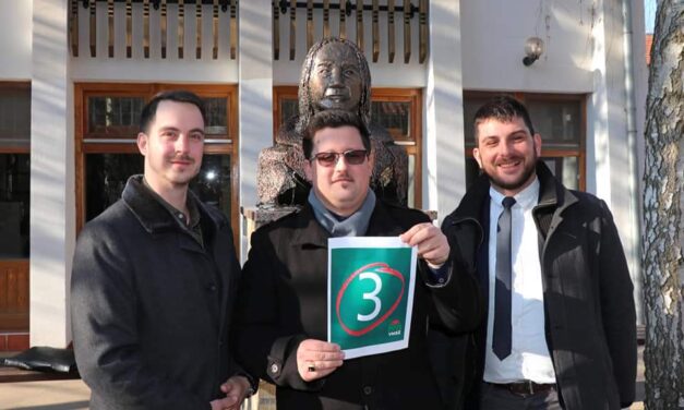 Pártpolitikai rendezvény a középiskolában