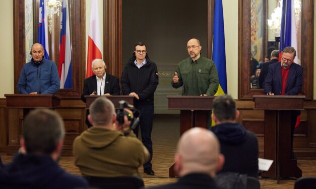 <span class="entry-title-primary">Hárman bátran Kijevben (Ki hiányzott?)</span> <span class="entry-subtitle">A cseheknek, a lengyeleknek és a szlovénoknak fontos volt kimutatni szolidaritásukat az ukrán néppel</span>