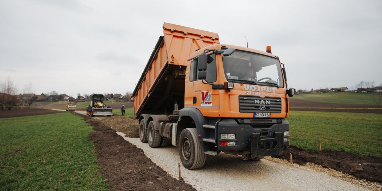 Évek óta nem aszfaltoztak Oromhegyesen