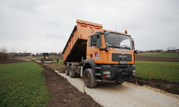 Évek óta nem aszfaltoztak Oromhegyesen