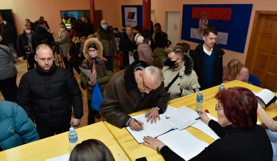 Bakić és Pásztor is támogatta aláírásával Vučić jelölését