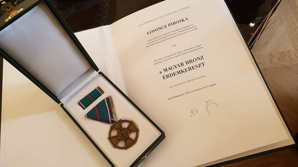 Magyar Bronz Érdemkeresztet kapott a magyarkanizsai Losoncz Piroska