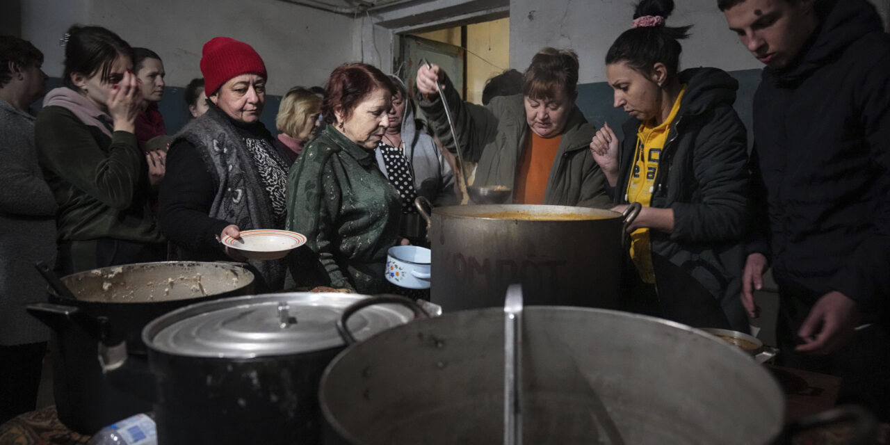 Mariupolban már meg kellett ásni az első tömegsírt
