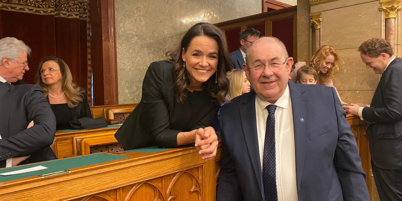 Még tart a titkos szavazás, Pásztor már gratulált Novák Katalinnak