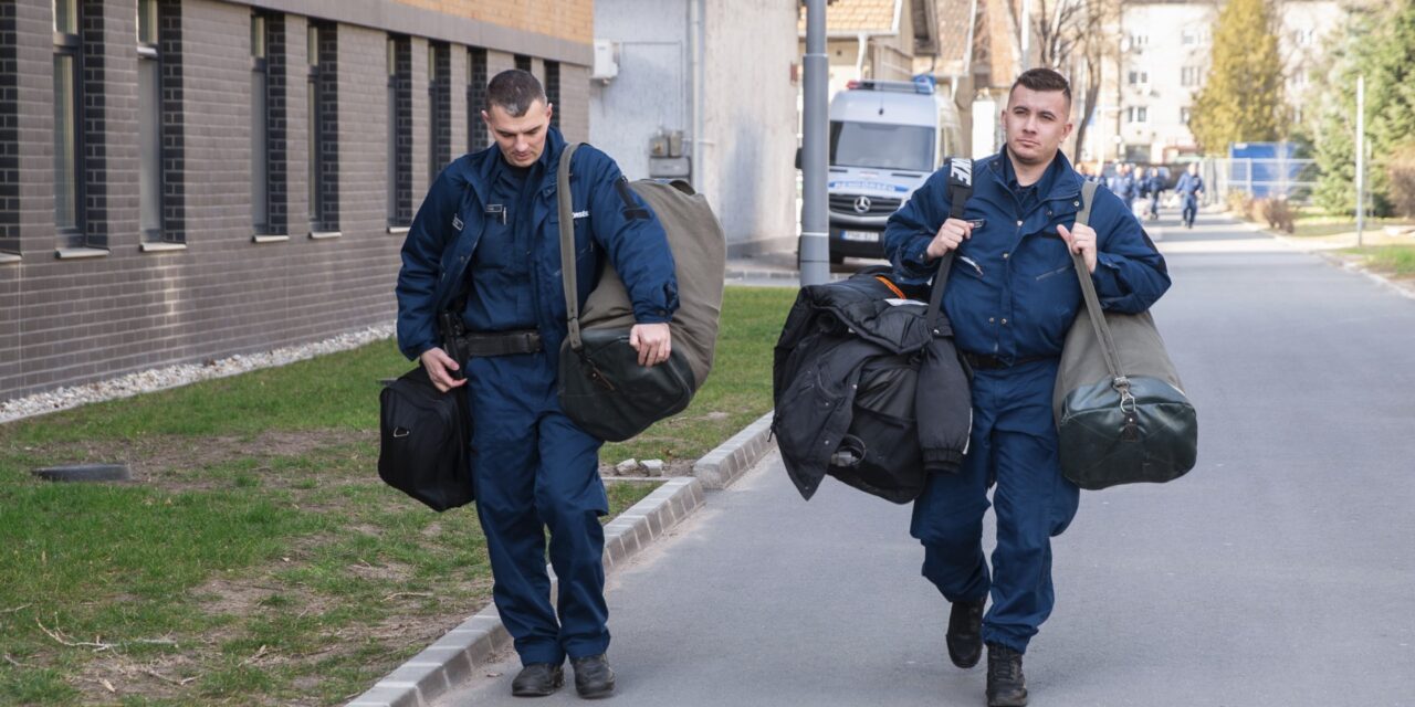 Újabb magyar rendőri egységek indulnak Szerbiába és Észak-Macedóniába