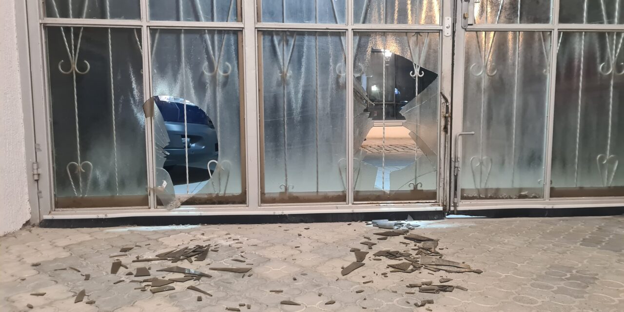 Megrongálták a szabadkai Magyar Médiaház épületét