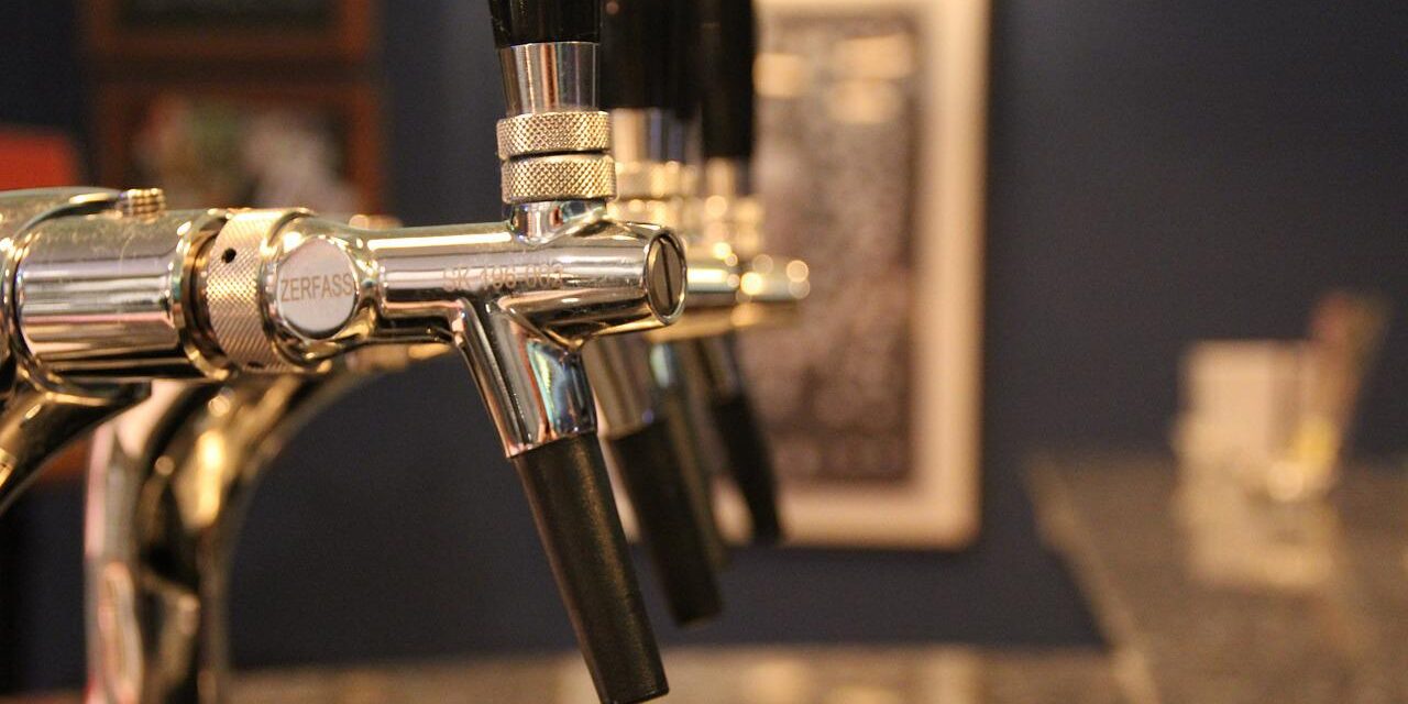 Elárverezik a zombori városi sörözőt