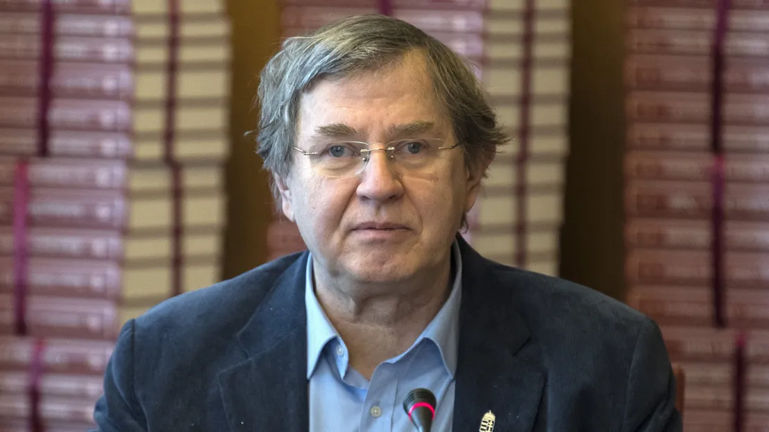 Kormánypárti újságíró bírálja a közmédia politikai elfogultságát