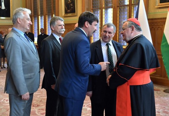 Nemi erőszakot elkövető orosz katonákat mentegetett a cseh érsek