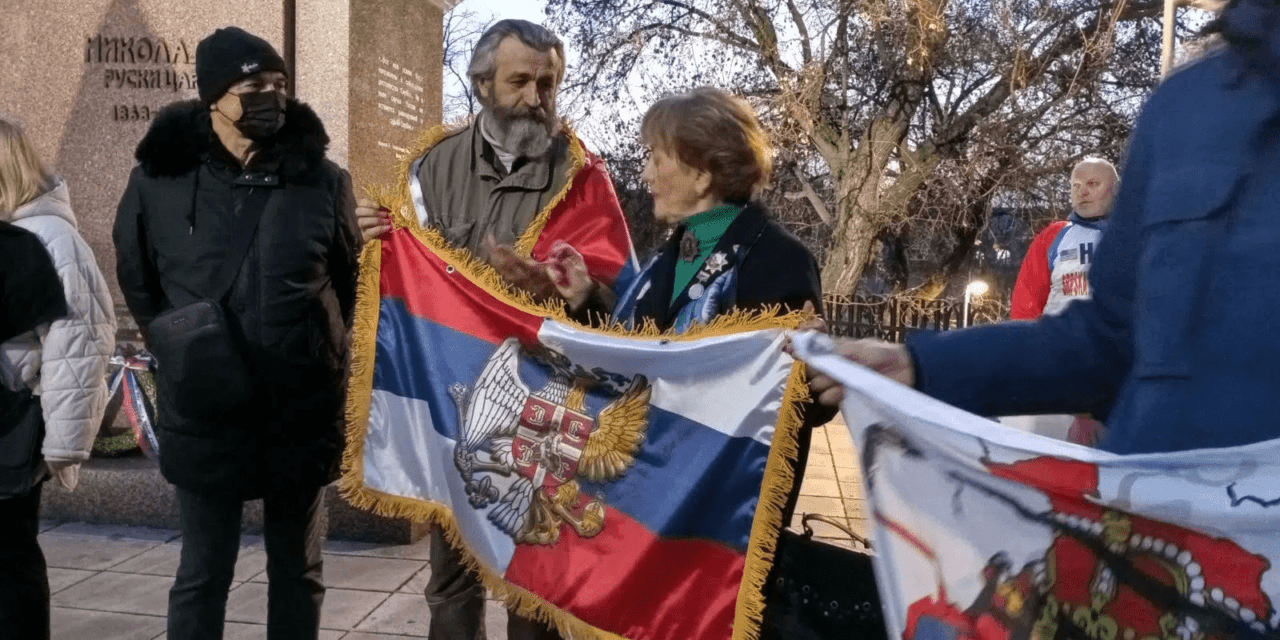 Helsinki Bizottság: A szélsőséges elemek irányításával a politikusok állandó feszültségben tartják a társadalmat