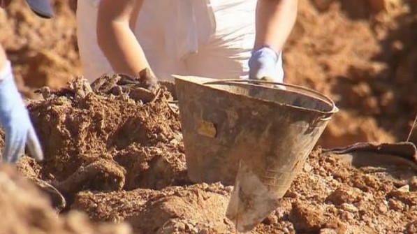 Tömegsírt készülnek föltárni Szerbiában