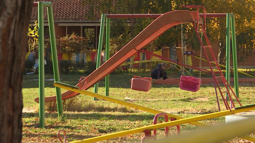 Két gyereket és az óvónőt is lelőtte egy férfi Oroszországban