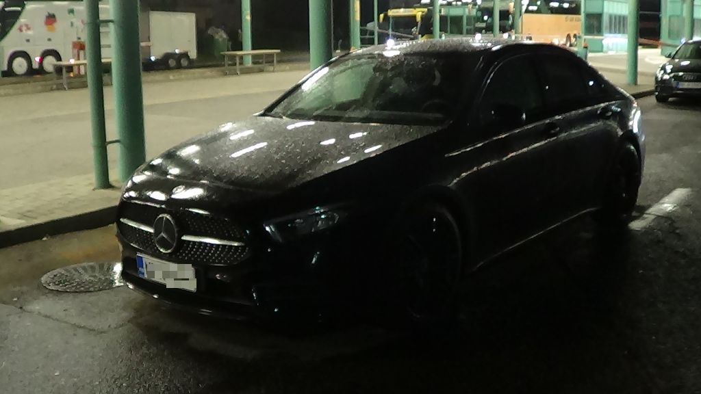 Körözött Mercedest foglaltak le Röszkén